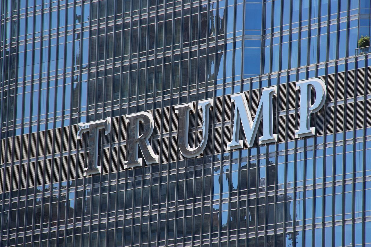 entdecken sie die neuesten nachrichten und analysen über donald trump, seine politik, seinen einfluss und die reaktionen auf sein handeln, sowohl in den usa als auch international.