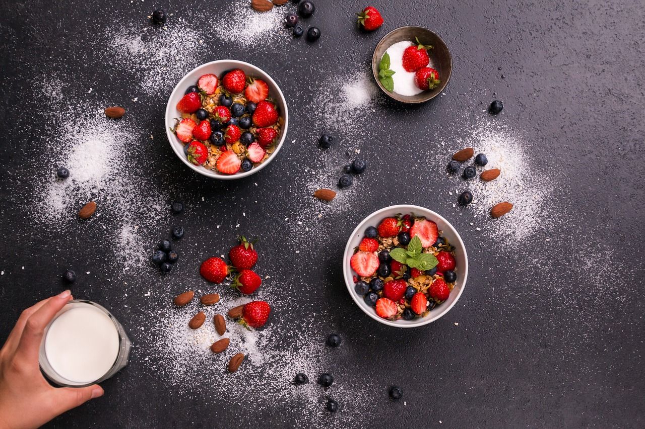 entdecken sie kreative frühstücksbowls voller geschmack und gesunder zutaten – der perfekte start in den tag!