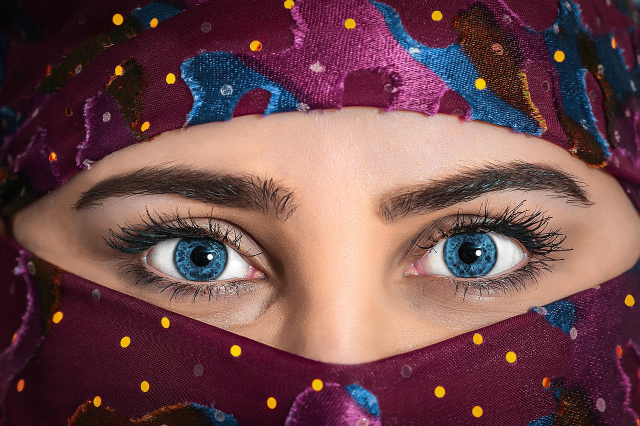 entdecken sie die neuesten modetrends und farbpaletten, die ihren stil mit lebendigen fashion colors zum leben erwecken.