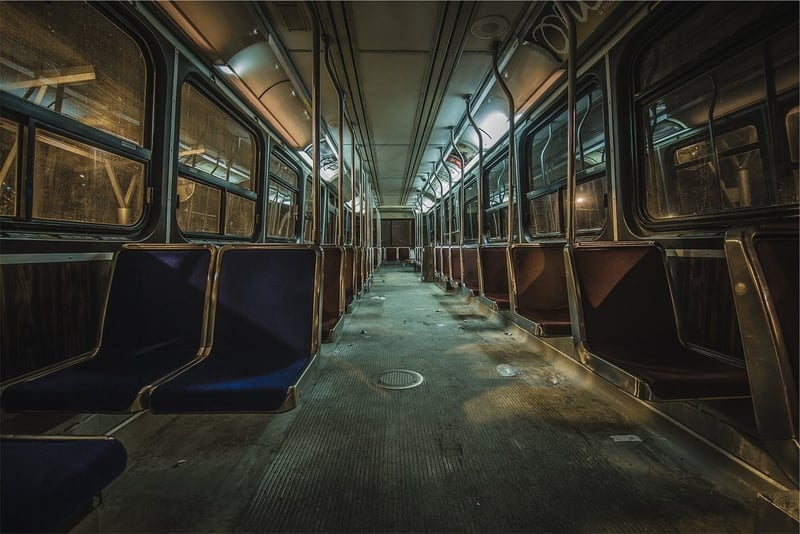 Tipps für effizientes reisen mit öffentlichen verkehrsmitteln