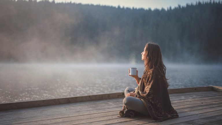 entdecken sie die transformative kraft der achtsamkeit. lernen sie, im moment zu leben, stress abzubauen und ihr wohlbefinden durch meditation und bewusstes handeln zu steigern.