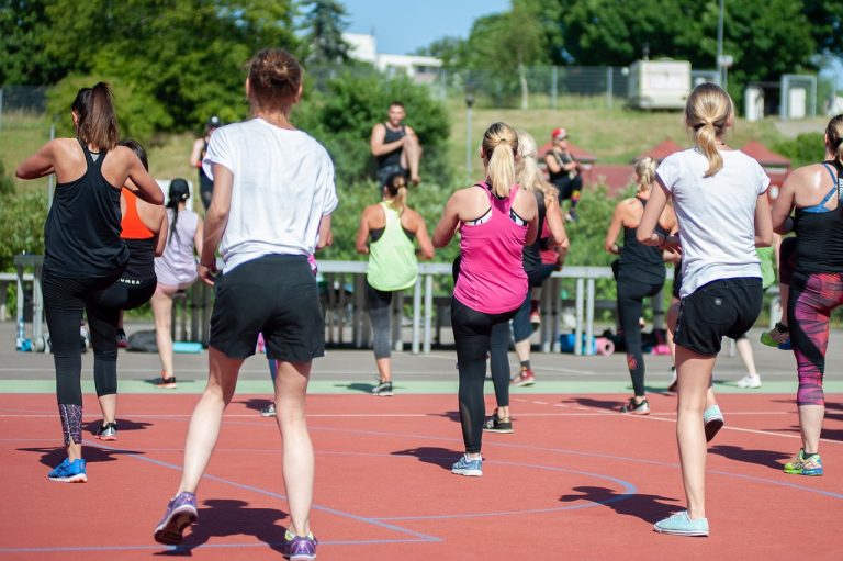 entdecken sie effektive übungsroutinen für fitness und wohlbefinden. verbessern sie ihre gesundheit und steigern sie ihre leistung mit unseren vielseitigen trainingsprogrammen.