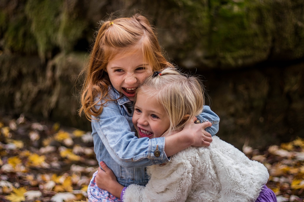 entdecken sie die faszinierende welt der kinder, von ihren spielbedürfnissen bis zu ihrer entwicklung. tipps, spiele und ressourcen für eltern, um die kindheit zu bereichern.