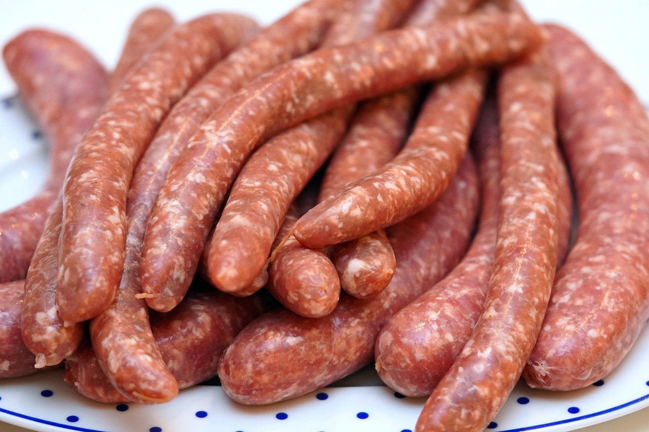 entdecken sie die welt der deutschen würste! von der klassischen bratwurst bis zur köstlichen weisswurst - erfahren sie alles über die vielfalt, die tradition und die leckersten rezepte der deutschen wurstküche.