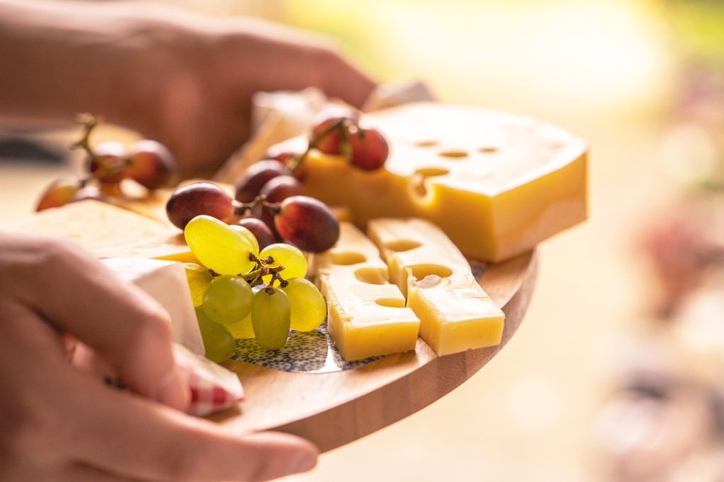 entdecken sie die kunst der käseherstellung. tauchen sie ein in die feinsten techniken und traditionellen rezepturen, die die handwerklichkeit und den geschmack von käse zu einem unvergesslichen erlebnis machen.