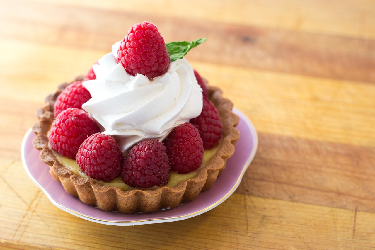 entdecken sie eine köstliche auswahl an deutschen desserts, von zarten schwarzwälder kirschtorten bis hin zu traditionellen apfelstrudeln. lassen sie sich von unseren rezepten inspirieren und genießen sie die süßen seiten der deutschen küche!