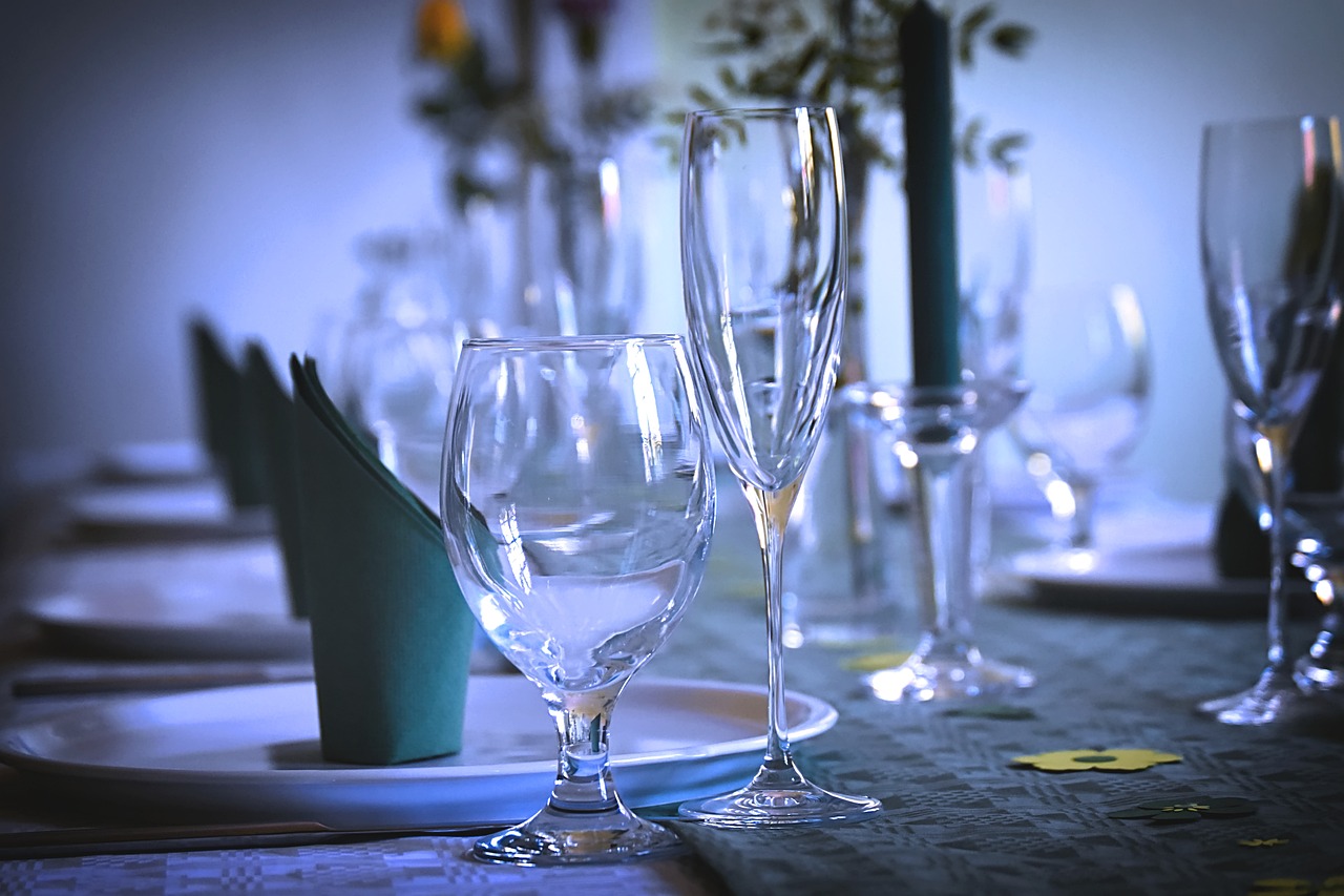 entdecken sie unser umfangreiches sortiment an geschirr und tischwaren. stilvolle, funktionale und langlebige lösungen für jede gelegenheit, von eleganten dinnerpartys bis hin zu lässigen familienessen. hochwertige materialien und modernes design vereinen sich in unserer auswahl, um ihr esserlebnis zu bereichern.