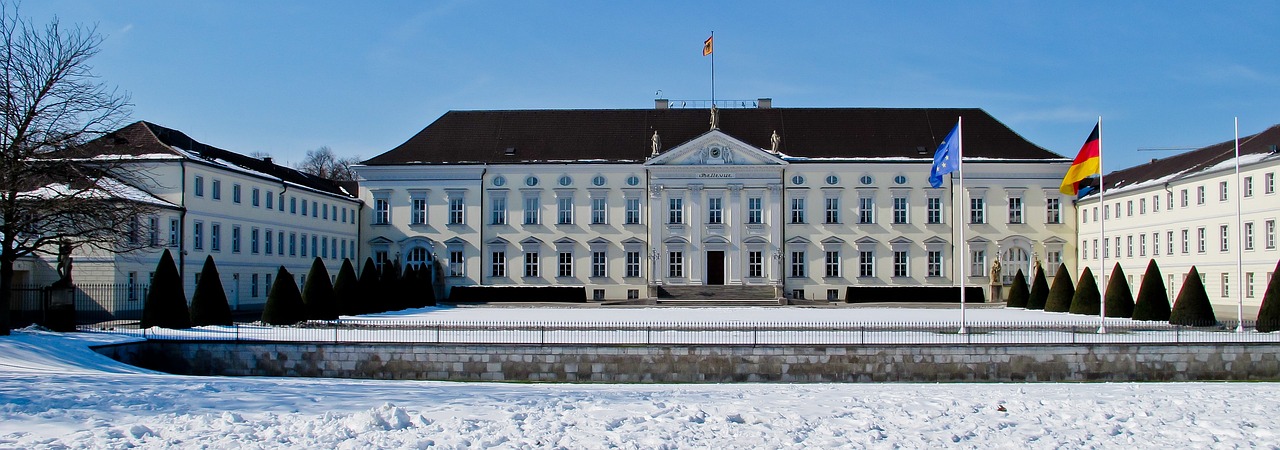 entdecken sie die rolle und die aufgaben des deutschen bundespräsidenten, das staatsoberhaupt der bundesrepublik deutschland, das in wichtigen politischen und gesellschaftlichen angelegenheiten eine bedeutende stimme hat.