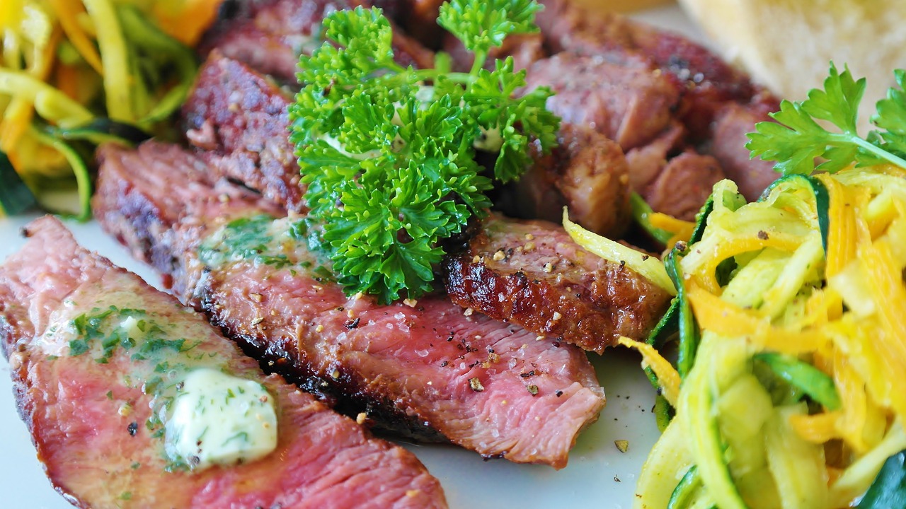 entdecken sie die besten steak-rezepte, tipps zur zubereitung und alles über die verschiedenen fleischsorten. genießen sie saftige steaks perfekt gegrillt oder gebraten für ein unvergessliches geschmackserlebnis.