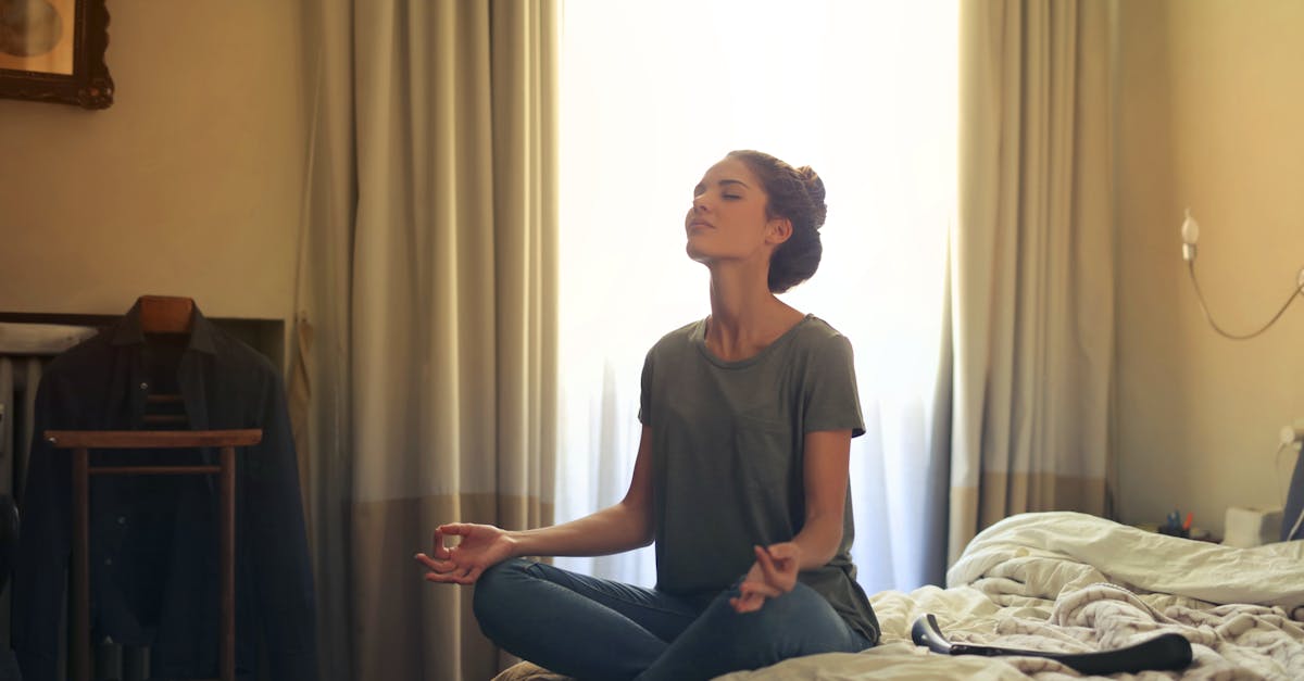 entdecken sie die transformative kraft der meditation. lernen sie verschiedene techniken zur stressbewältigung, zur förderung der inneren ruhe und zur verbesserung ihres allgemeinen wohlbefindens. beginnen sie noch heute ihre reise zu mehr achtsamkeit und gelassenheit.