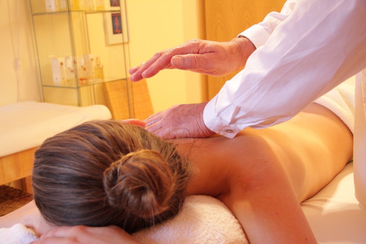 entdecken sie die welt des wellness mit entspannenden anwendungen, revitalisierenden massagen und harmonischen erholungsmöglichkeiten, die körper und geist in einklang bringen.