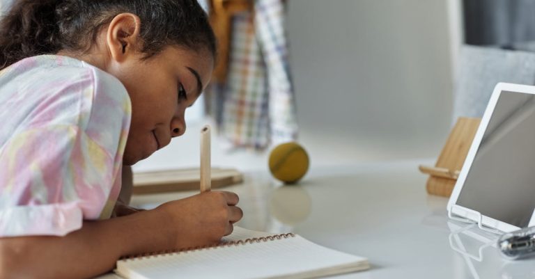 entdecken sie die welt des e-learnings: flexibles und interaktives lernen online, das ihnen hilft, neue fähigkeiten zu erwerben und ihre karriere voranzutreiben. ideal für alle, die ihre bildung anpassen und in ihrem eigenen tempo lernen möchten.