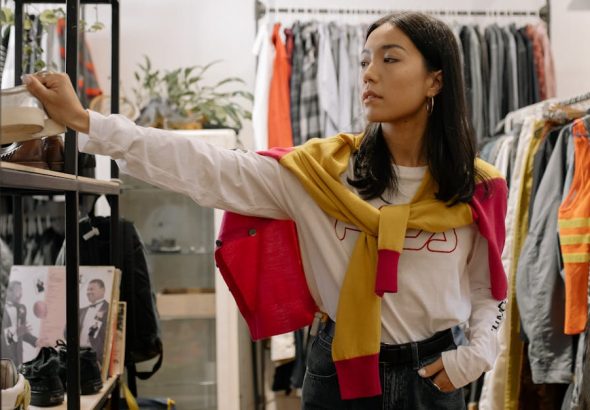entdecken sie die welt der nachhaltigen mode – stilvolle kleidung, die umweltfreundlich und ethisch produziert wird. setzen sie ein zeichen für die umwelt und ihren persönlichen stil mit nachhaltigen materialien und zeitlosen designs.