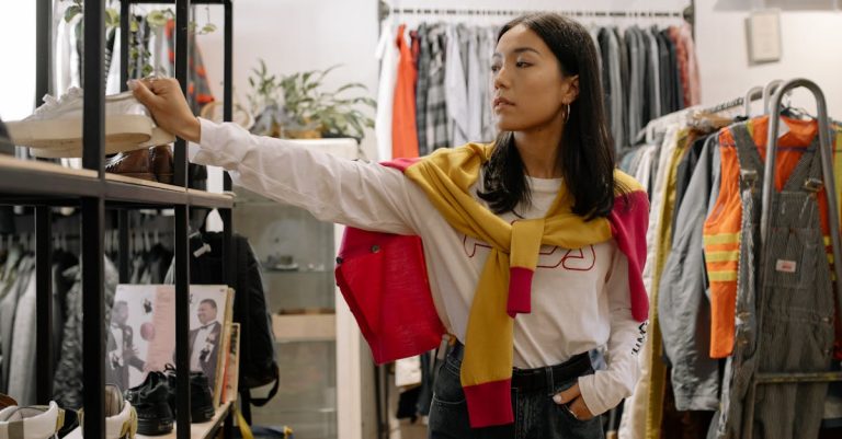 entdecken sie die welt der nachhaltigen mode – stilvolle kleidung, die umweltfreundlich und ethisch produziert wird. setzen sie ein zeichen für die umwelt und ihren persönlichen stil mit nachhaltigen materialien und zeitlosen designs.