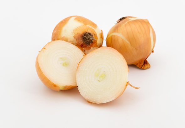 entdecken sie die vielfalt der zwiebel! erfahren sie mehr über ihre verschiedenen sorten, verwendungsmöglichkeiten in der küche und ihre gesundheitlichen vorteile. die zwiebel ist ein unverzichtbares gemüse für schmackhafte gerichte.