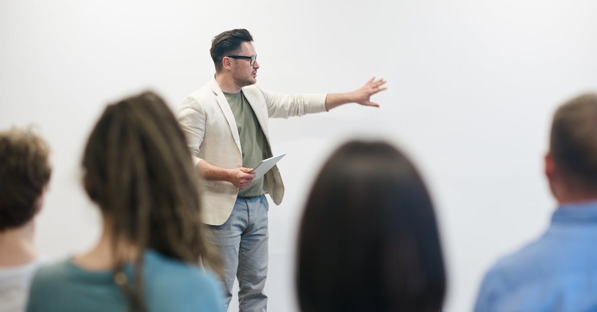 professionelle weiterentwicklung: entdecken sie, wie sie ihre fähigkeiten verbessern, berufliche ziele erreichen und ihre karriere auf die nächste stufe heben können.