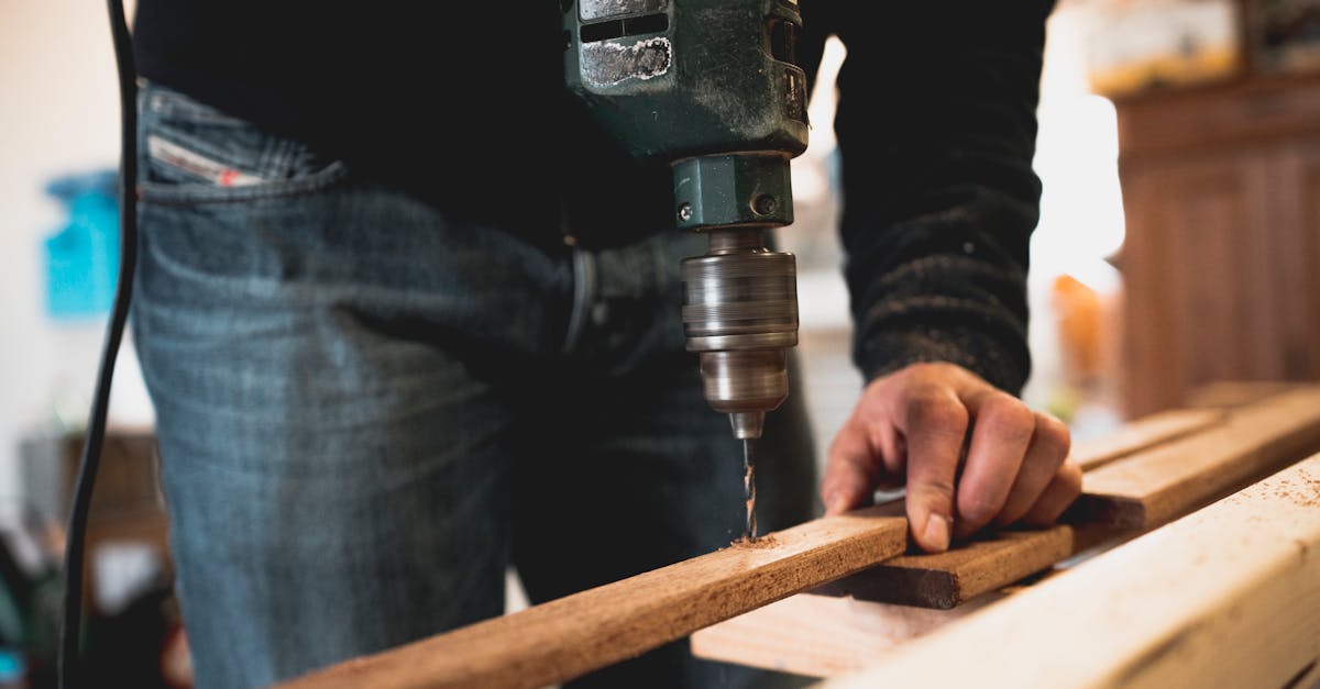 entdecken sie die welt des tischlerhandwerks! von einfachen projekten bis hin zu komplexen möbelstücken – lassen sie ihrer kreativität freien lauf und lernen sie die besten techniken und tipps für die holzbearbeitung.