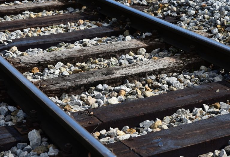 erleben sie die faszination einer zugreise, während sie durch atemberaubende landschaften reisen, komfort genießen und neue abenteuer entdecken. ideal für reisende, die das beste aus ihrer reise herausholen möchten.
