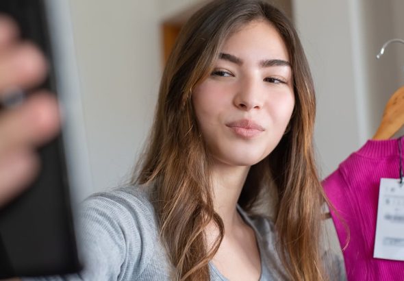 entdecken sie die welt des influencer-marketings und wie es marken hilft, ihre zielgruppen auf authentische weise zu erreichen. erfahren sie, wie sie mit influencern zusammenarbeiten können, um ihre marketingstrategien zu verbessern und den umsatz zu steigern.