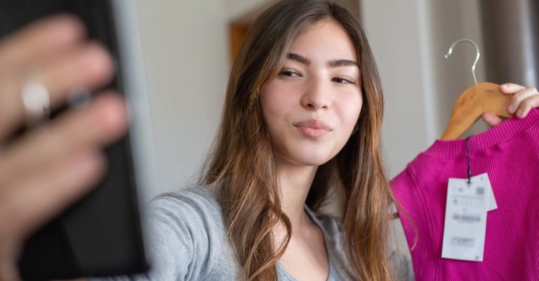 entdecken sie die welt des influencer-marketings und wie es marken hilft, ihre zielgruppen auf authentische weise zu erreichen. erfahren sie, wie sie mit influencern zusammenarbeiten können, um ihre marketingstrategien zu verbessern und den umsatz zu steigern.