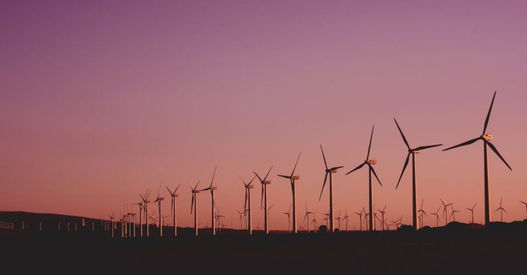 entdecken sie die neuesten trends und technologien im bereich energie. erfahren sie, wie sie nachhaltige energiequellen nutzen und ihren energieverbrauch optimieren können. bleiben sie informiert über entwicklungen in der energiebranche und deren einfluss auf umwelt und wirtschaft.
