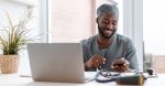 entdecken sie die kunst des multitasking! erfahren sie, wie sie ihre produktivität steigern und mehrere aufgaben gleichzeitig effizient bewältigen können. tipps und strategien für ein besseres zeitmanagement im alltag.