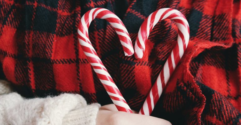 entdecken sie festliche weihnachtsdekorationen, die ihrem zuhause einen zauberhaften glanz verleihen. von traditionellem schmuck bis hin zu modernen akzenten – machen sie die feiertage unvergesslich!