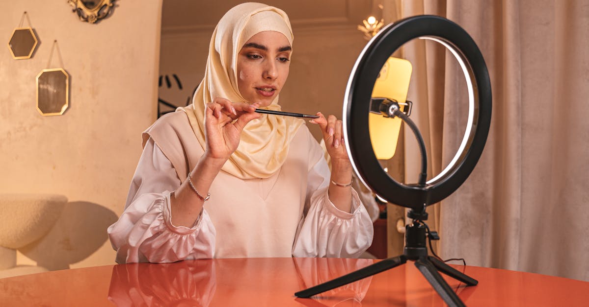 entdecken sie die neuesten trends im influencer marketing! erfahren sie, wie marken erfolgreich mit influencern zusammenarbeiten, um ihre reichweite zu erhöhen und gezielt jüngere zielgruppen anzusprechen.