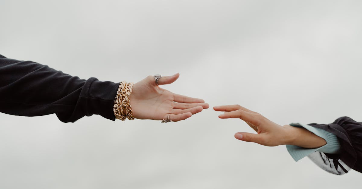 entdecken sie die vielfältigen facetten von beziehungen – von freundschaft bis romantischer liebe. erfahren sie, wie starke bindungen unser leben bereichern und welche schlüssel zu gesunden zwischenmenschlichen verbindungen führen.