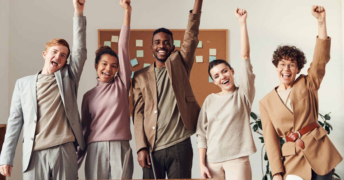entdecken sie den teamgeist – die kraft der zusammenarbeit und des zusammenhalts, die ihr team zu neuen höhen führen kann. erfahren sie, wie team spirit die produktivität steigert und eine positive arbeitsatmosphäre schafft.