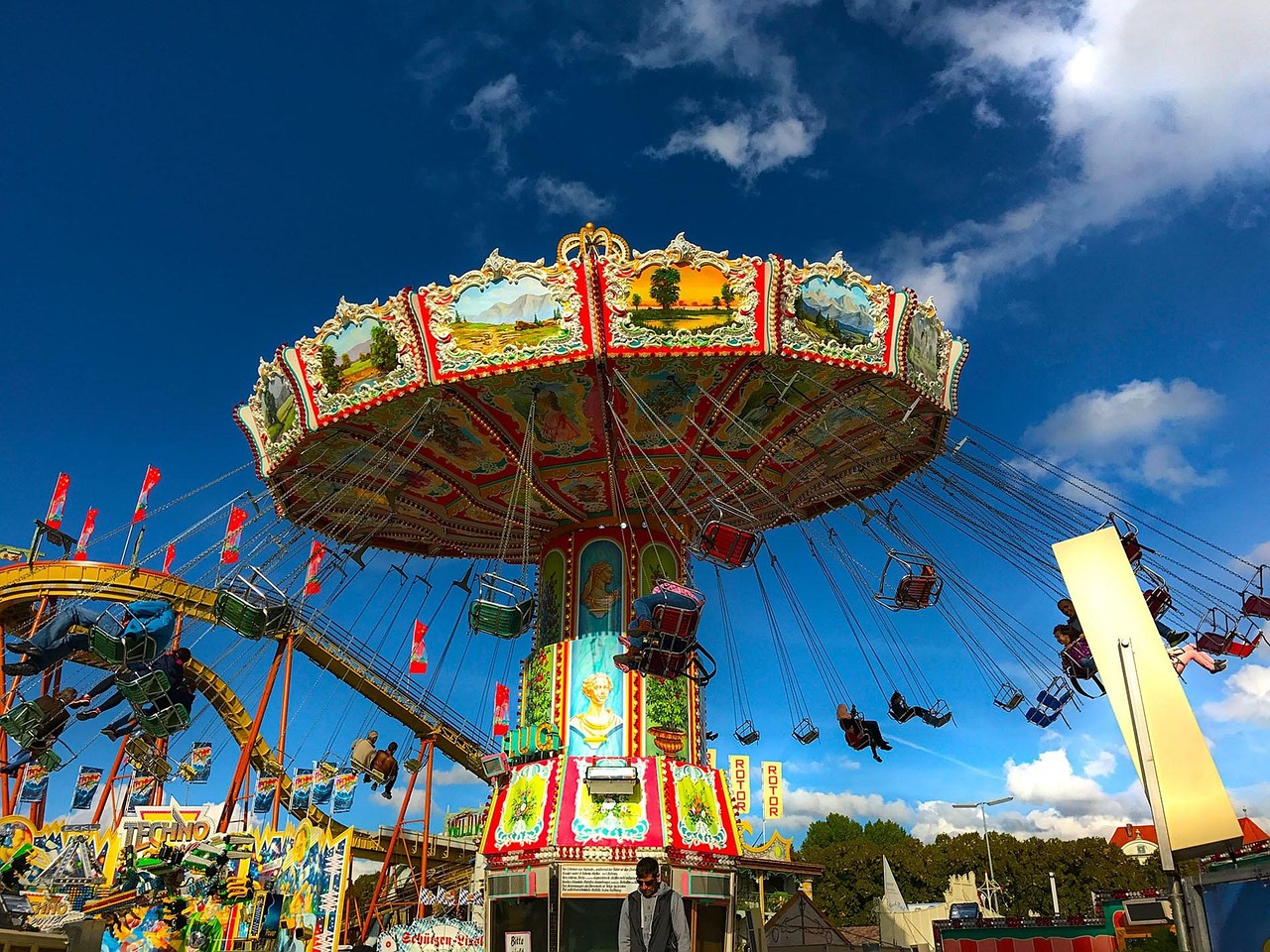 entdecken sie alles rund um das oktoberfest: geschichte, traditionen, veranstaltungen und tipps für ihren perfekten besuch beim größten volksfest der welt in münchen.