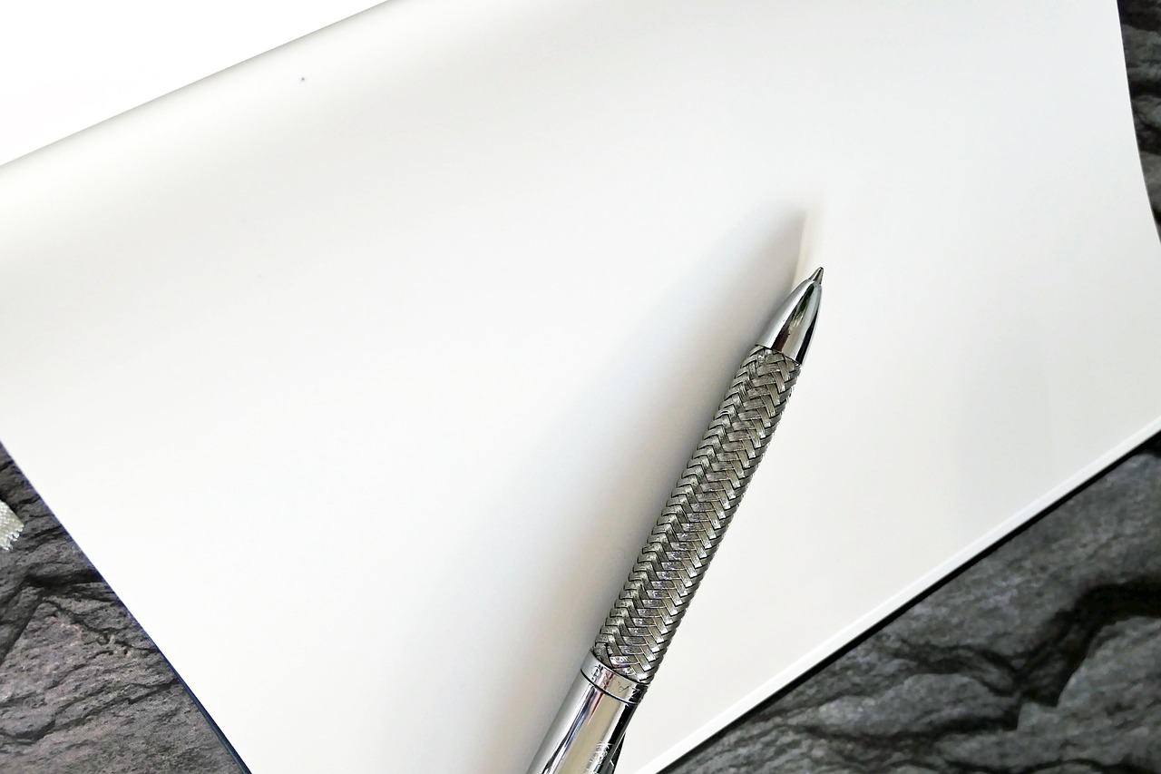 effektive büroübungen zur verbesserung von gesundheit und wohlbefinden am arbeitsplatz. einfach umsetzbare übungen für mehr bewegung während des arbeitstages.