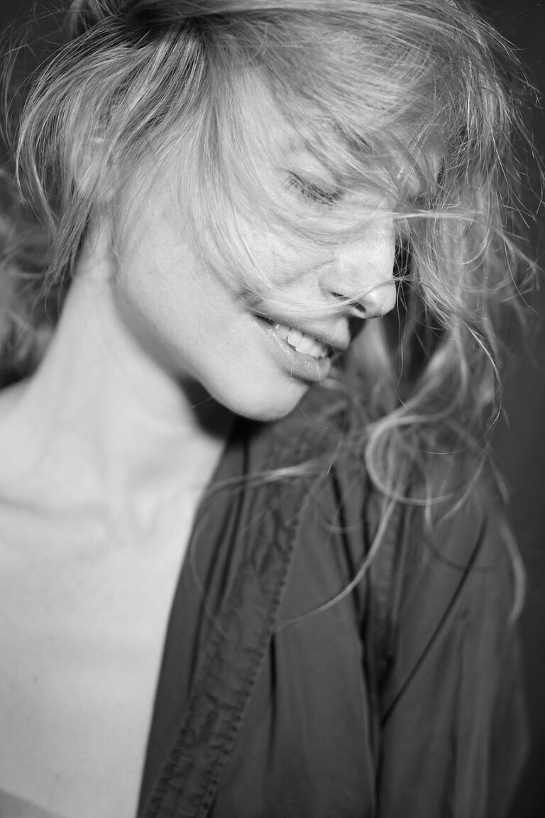 tipps und strategien, um peinlichkeiten zu &uuml;berwinden und selbstvertrauen im alltag zu st&auml;rken.