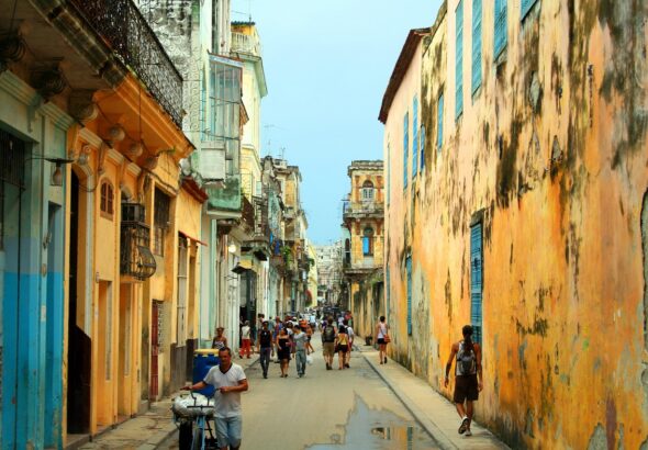 die kubakrise war eine gef&auml;hrliche konfrontation zwischen den usa und der sowjetunion im jahr 1962, die die welt an den rand eines atomkriegs brachte.